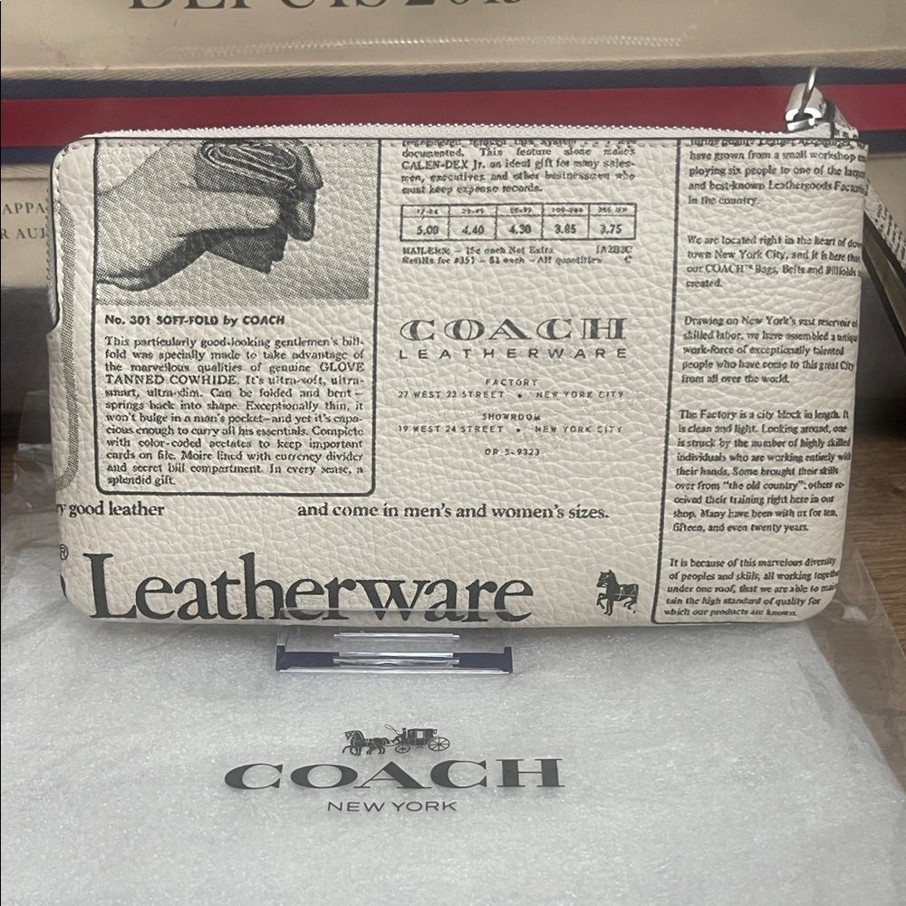 RESERVED🛍️Coach Outlet Large Corner Zip Wristlet with Newspaper Print - Picture 3 of 12